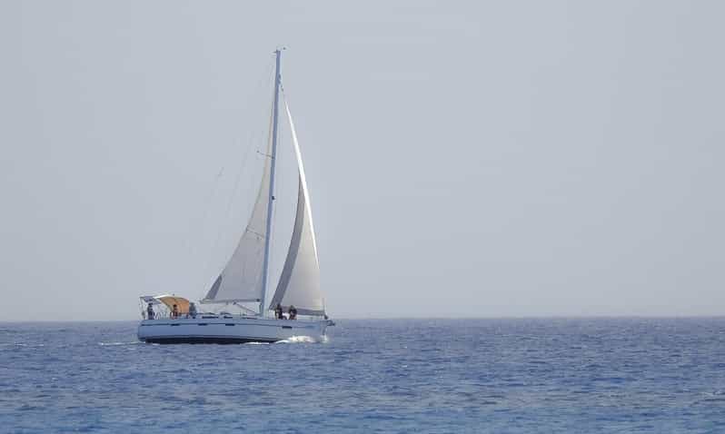 Heraklion: Sailing Cruise to Dia Island with Drinks and Meal - Dia Island: quiet shores and clear water