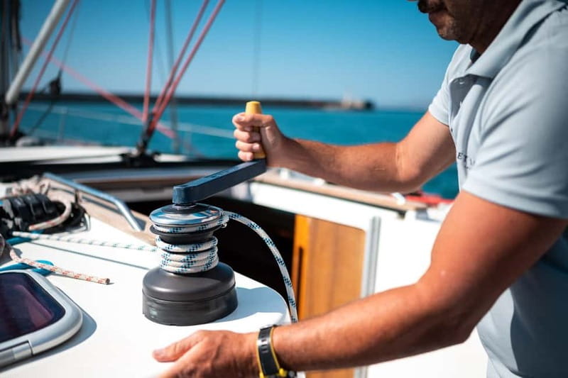 Heraklion: Sailing Trip to Dia Island with Lunch & Swimming - What the six-hour schedule feels like