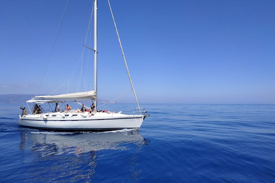 Heraklion: Small-Group Sailing Trip to Dia Island with Lunch - Dia Island and its two quiet southern coves