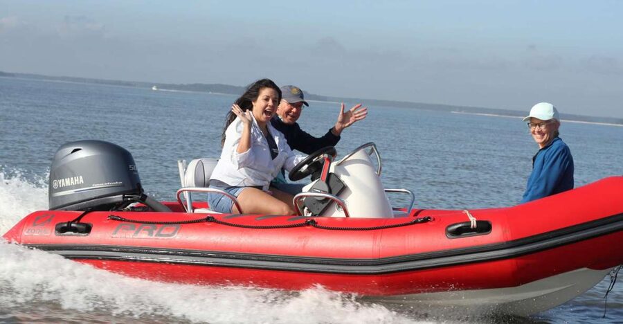 Hilton Head Island: Mini Boat Dolphin Tour - Why piloting a mini boat changes the experience