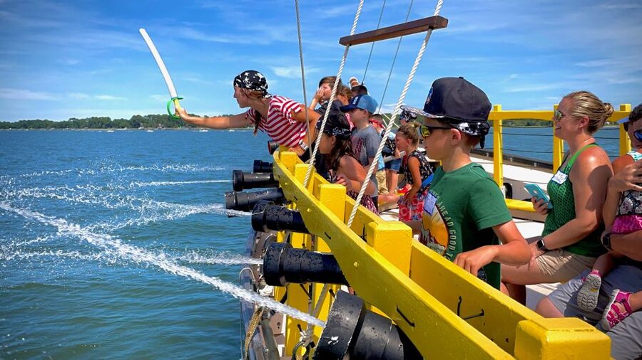 Hilton Head Island: Pirate Cruise on the Black Sparrow - From the Lighthouse to the Black Sparrow