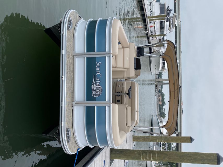 Hilton Head Island: Pontoon Boat Rental - Setting Out From The Black Marlin Building