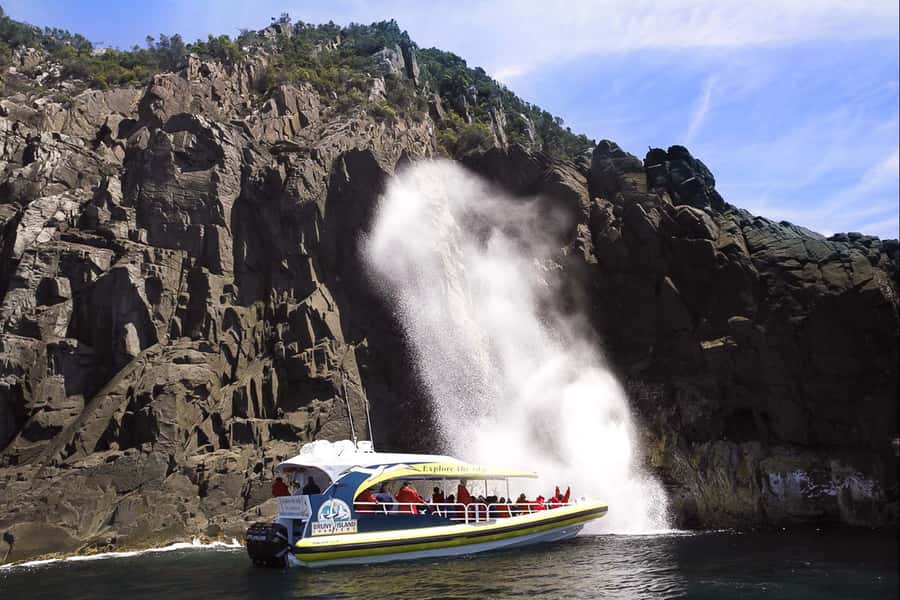 Hobart: Bruny Island Wilderness Coast Eco Cruise with Lunch - Seeing more of Bruny by bus