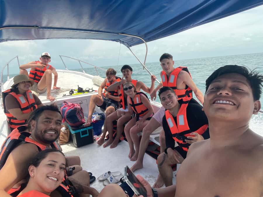 Holbox: Punta Mosquitos, Yalahau, & Pasión Island Boat Tour - What the boat ride and transfers are like