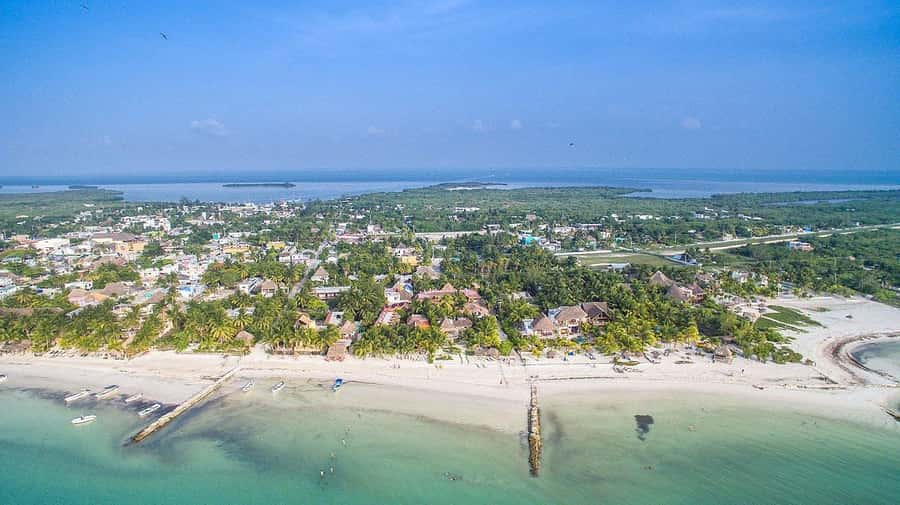 Holbox: Three Islands Tour - Yalahau Lagoon and the Ojo de Agua