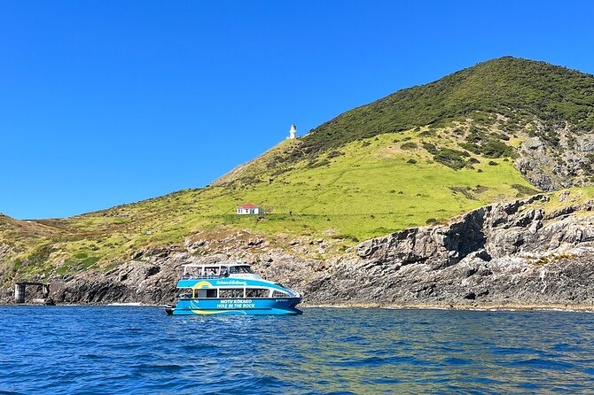 Hole in the Rock Cruise & Island Tour - with two island stopovers - The Hole in the Rock is the headline moment