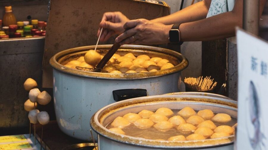 Hong Kong: Dolphin Cruise, Big Buddha & Lantau Island Tour - Key points at a glance