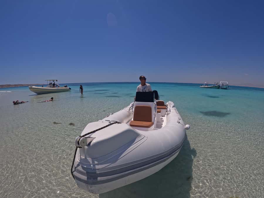Hurghada: 4 Island Hopping Tour Dolphin, Snorkeling & Lunch - Lunch on board, with useful extras included