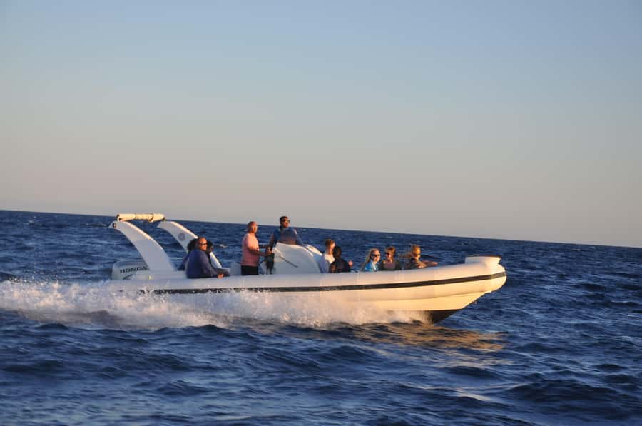 Hurghada: 6 Islands Tour with Dolphin Watching & Snorkelling - Food, drinks, shade, and extra costs