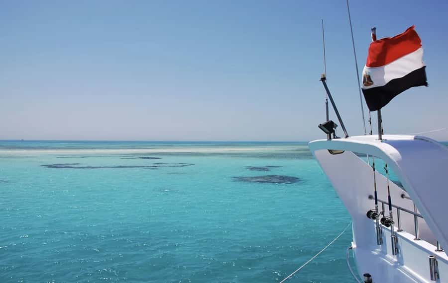 Hurghada: Elegance Yacht Cruise To Orange bay Island W lunch - Parasailing adds a short burst of speed