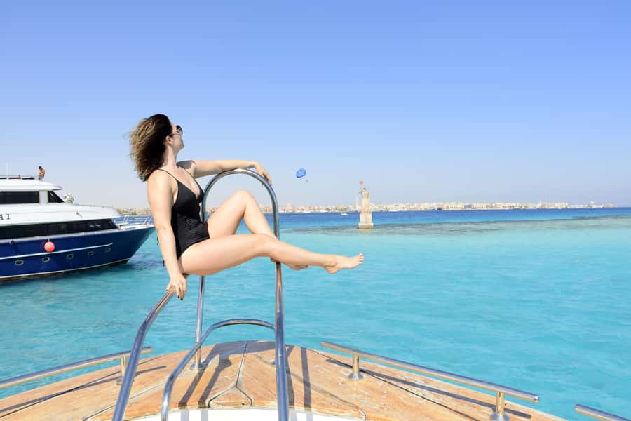 Hurghada: Orange Bay Island Boat Trip w/ Breakfast and Lunch - The first 45-minute snorkeling stop