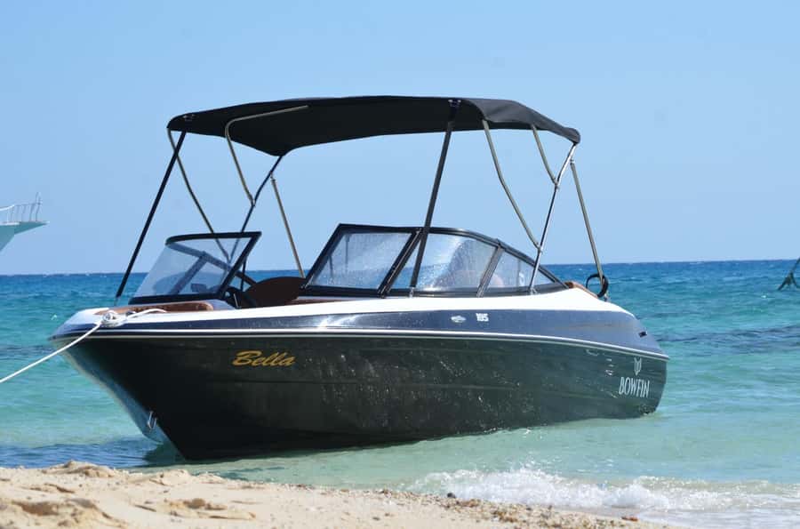 Hurghada: Private Speedboat to Magawish Island - A fast start from Hurghada