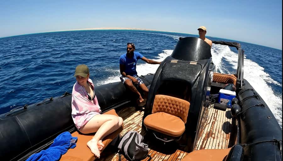Hurghada: White Island Speedboat Tour, Snorkeling, & Lunch - Group size, guide support, and the feel of the day