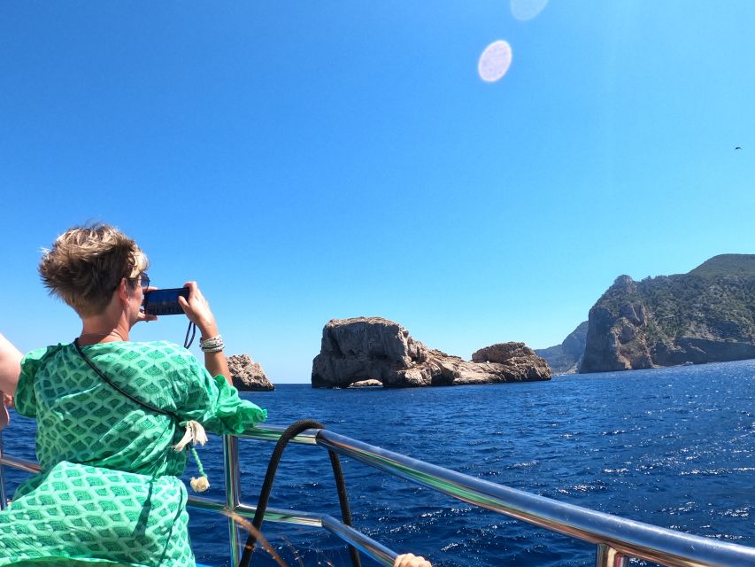 Ibiza: Boat Trip to Margaritas Islands and Aquarium Ticket - Aquarium Cap Blanc, a sea cave with a purpose