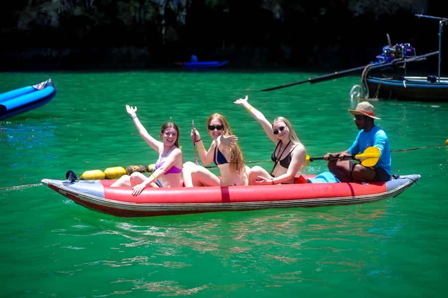 Jame bonds canoe 7 point 6 Island Premium trip - A day of movement, with plenty included