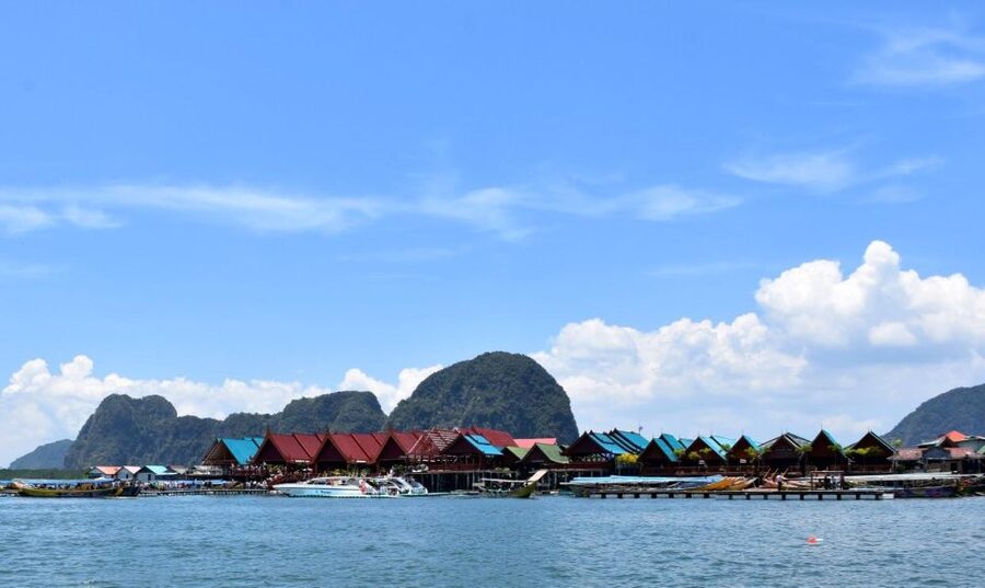 James Bond Island: Sightseeing Tour by Longtail Boat & Kayak - Kayaking through Thalu Island and Lod Cave