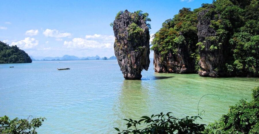 James Bond Island: Sightseeing Tour by Longtail Boat & Kayak - Khao Phing Kan and the famous rock