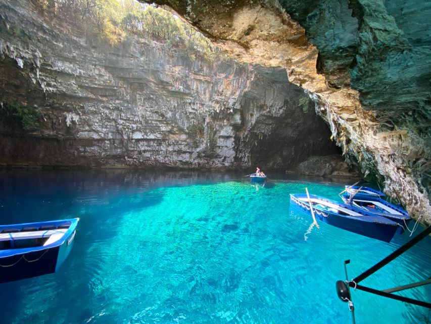 Kefalonia: Island Highlights Bus and Boat Tour with Lunch - Agia Efimia, coffee, and the move to the sea