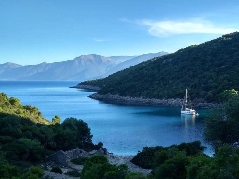 Kefalonia: Ithaca Island Day Tour with Bus & Boat Ride - Vathi and the horseshoe-shaped harbor
