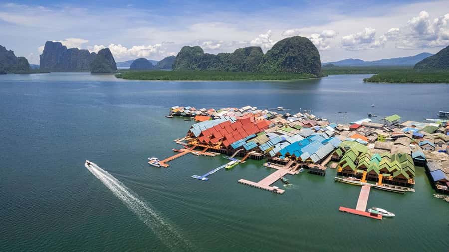 Khao Lak: James Bond Island & Canoeing Tour by Longtail Boat - Lunch at Panyee’s stilted fishing village