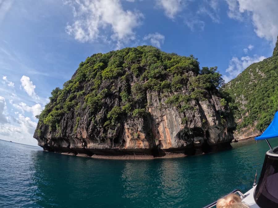 Khao Lak: Phi Phi & Bamboo Island Day Trip by Speedboat - Viking Cave and Pileh Lagoon bring the big scenery