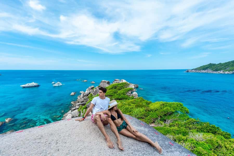 Khao Lak : Similan Islands Speed Catamaran Premium Morning - Koh Miang combines lunch with beach time