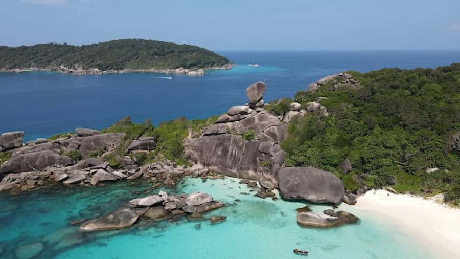 Khao Lak : Similan Islands Speed Catamaran Premium Morning - What the premium catamaran means in practice