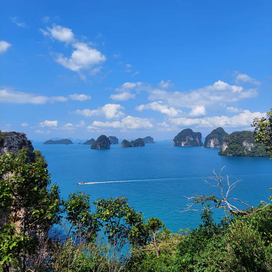 Khao Lak: Traditional boat to Phang Nga Bay and Hong Island - Who will enjoy this boat day most