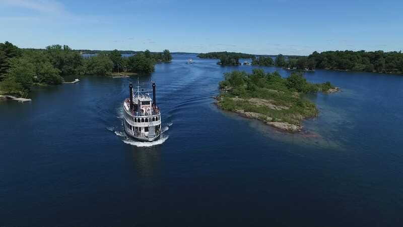 Kingston: Brunch Cruise of Thousand Islands - Live music and commentary on the river