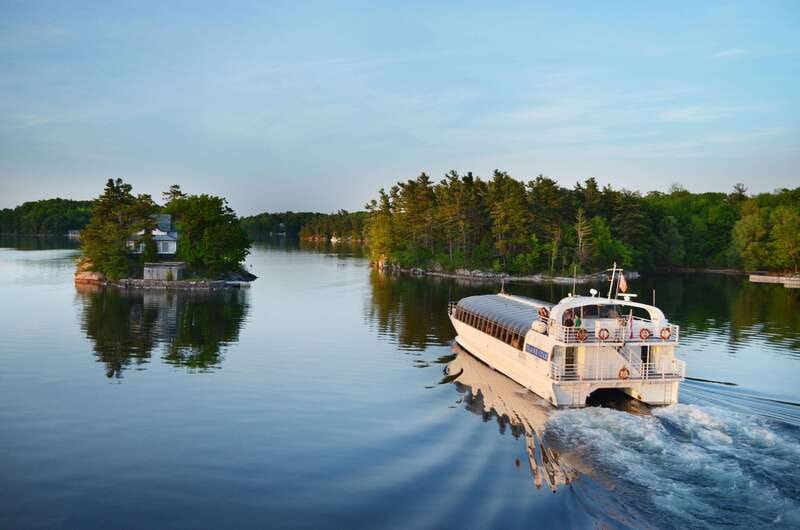 Kingston: Lunch Cruise of Thousand Islands - Kingston sights and the changing rhythm of the route