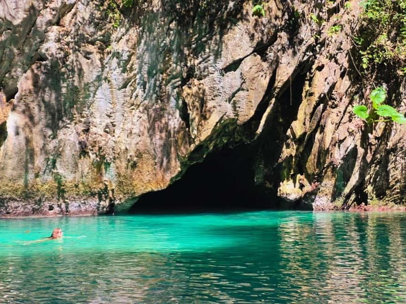 Ko Lanta: 4 Islands Snorkeling Tour by Longtail Boat - Practical packing for a wetter-than-planned outing