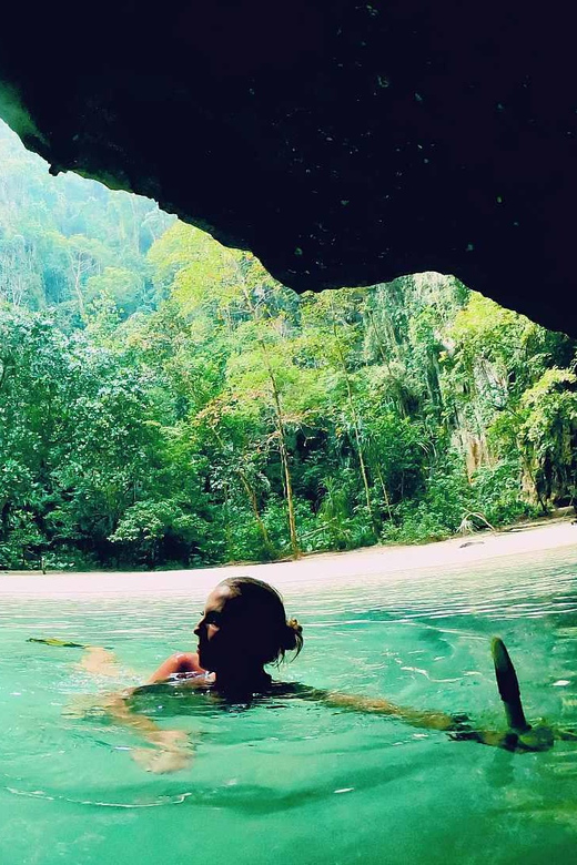 Ko Lanta: Emerald Cave and 4 Islands Tour by Longtail Boat - An early start from Ko Lanta
