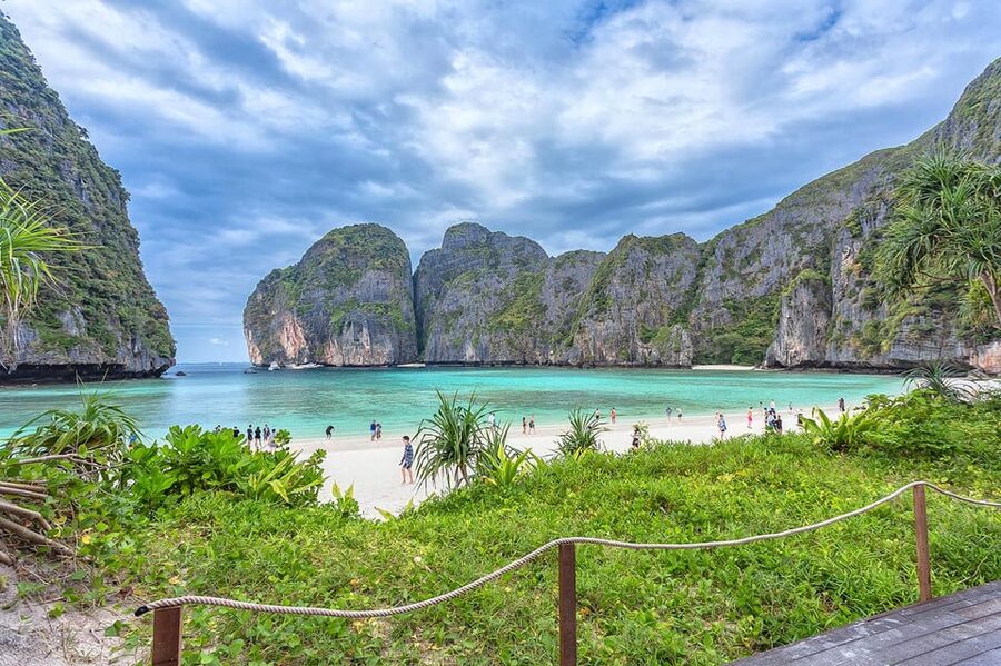 Ko Lanta: Maya Bay & Phi Phi Islands Full-Day Speedboat Trip - Monkey Island and Phi Phi Don