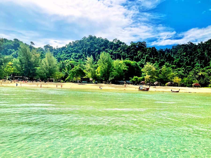 Ko Lanta: Private 4 Islands Tour by Longtail Boat - Koh Ngai offers the best pause of the day