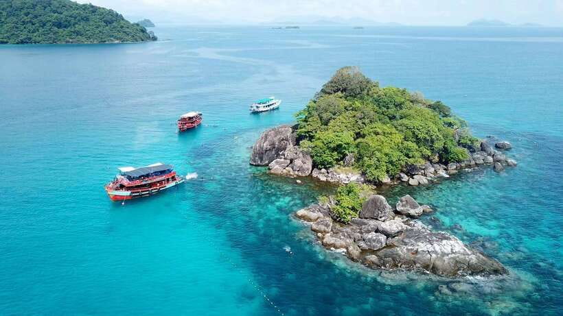 Koh Chang: 3 or 4 Islands Snorkel & Beach Tour by Big Boat - Life aboard the big boat