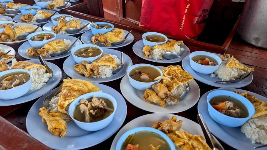 Koh Chang: 3 or 4 Islands Snorkel & Beach Tour by Big Boat - The 4-island snorkeling stops