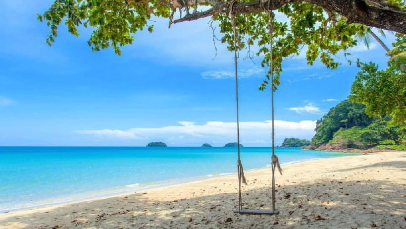 Koh Chang: 5 Island Guided Boat Tour with Lunch Buffet - Why the big boat changes the day