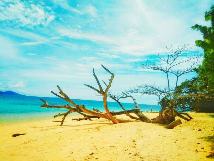 Koh Lanta: 4 Islands and Emerald Cave Snorkeling Trip - Morning pickup from Koh Lanta