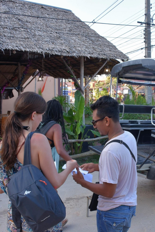 Koh Lanta: 4 Islands and Emerald Cave Tour by Longtail Boat - Four islands, one long day from Koh Lanta