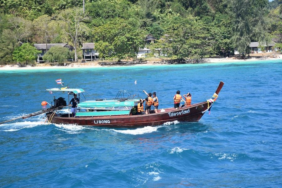 Koh Lanta: 4 Islands and Emerald Cave Tour by Longtail Boat - Who will enjoy this island trip most?