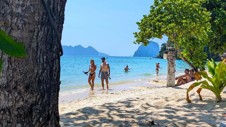 Koh Lanta: 4 Islands, Emerald Cave & Koh Kradan by Longtail - Choosing Koh Kradan or another snorkeling stop