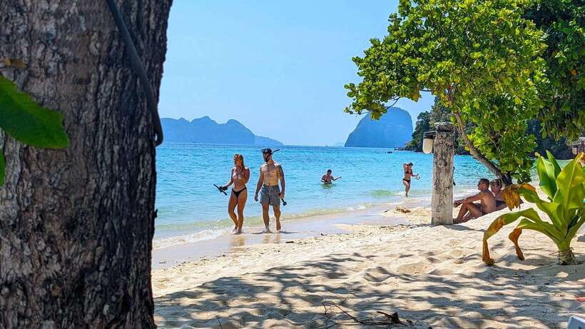 Koh Lanta: 4 Islands, Emerald Cave & Koh Kradan by Longtail - The first snorkel stop at Koh Chueak or Koh Maa