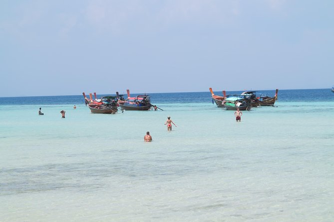 Koh Lanta: 4 Islands Tour by Speedboat with Snorkeling - Koh Ngai: an easy first swim