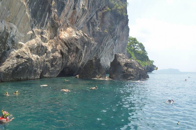 Koh Lanta: 4 Islands Tour by Speedboat with Snorkeling - Koh Mook and the Emerald Cave
