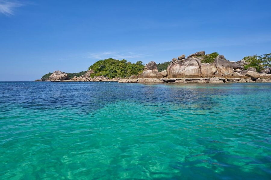 Koh Lipe: 7 Island Snorkeling Trip by Longtail Boat w/ Lunch - Koh Hin Son brings the first big view