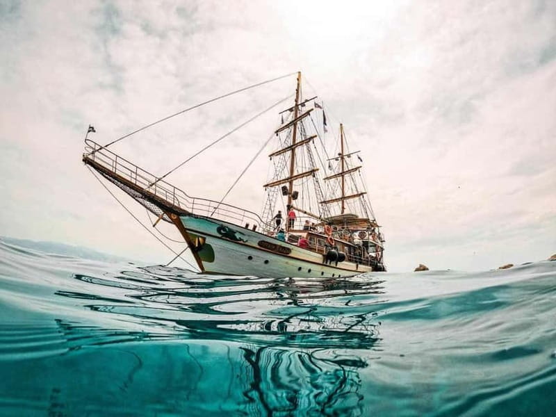 Kos: 3-Island Cruise with Lunch and Hotel Transfer - Lunch on the move
