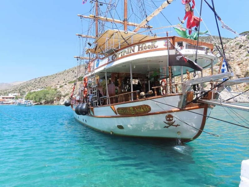 Kos : 3-Island Wooden Ship Cruise w/ Lunch on Captain Hook - Kalymnos: lunch, local tastes, and a small port