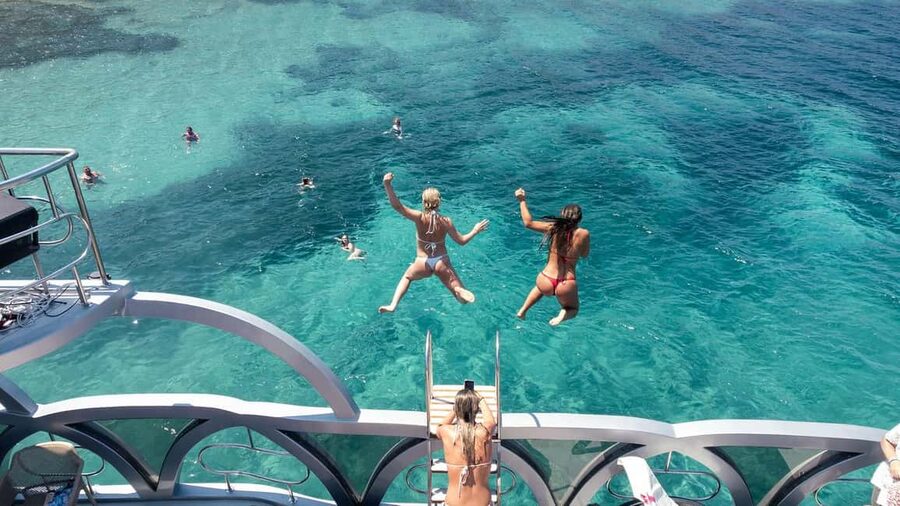 Kos Pearl 3 Island: Lounge in Luxury on the Aegean Waves - Music, dancing, and the boat’s social side