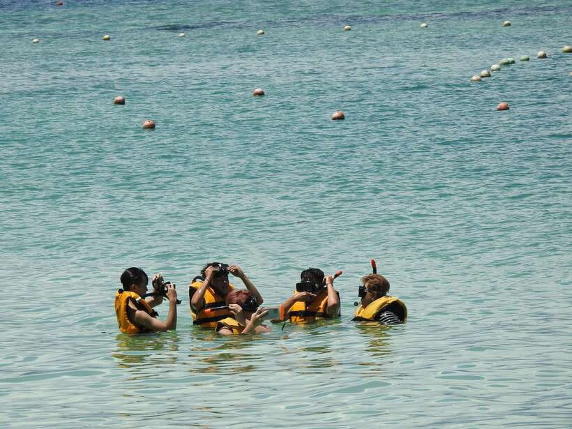 Kota Kinabalu: Island Hopping with Snorkeling & Meal - A simple buffet lunch on Manukan