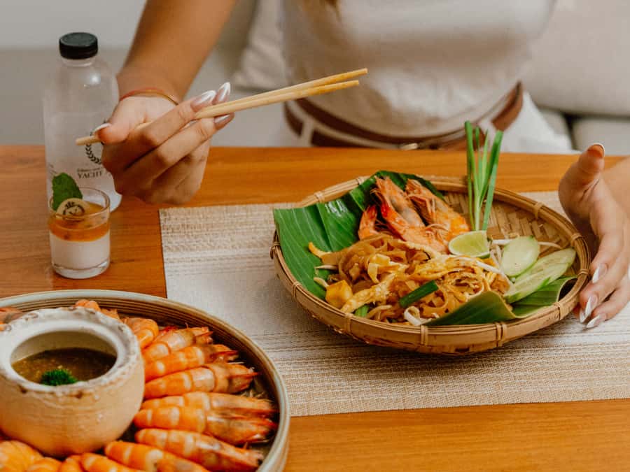 Krabi: 4 Island Premium Yacht with Snorkeling & Clear Kayak - Food, snacks, and the sunset package